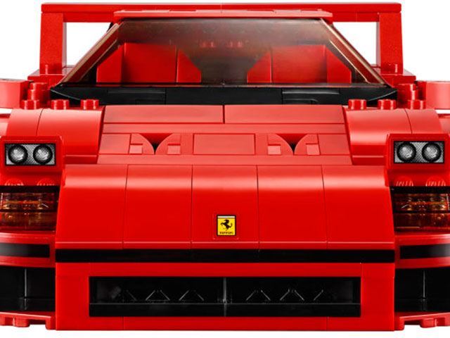 Смотрите, как Ferrari F40 будет построен за 1 минуту